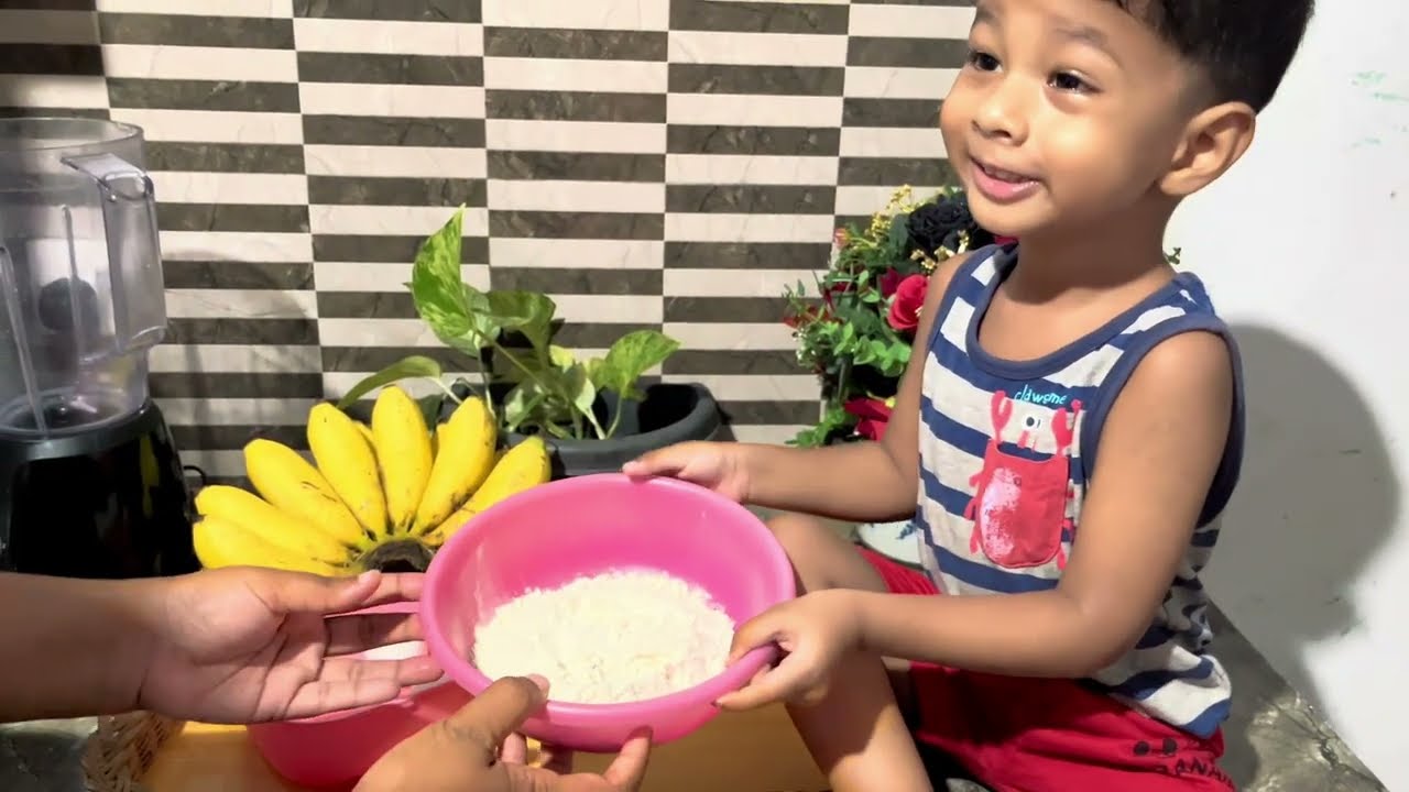 What my baby eats in a day | Easy and healthy pancake recipe | Activity time with my son ♥️💫