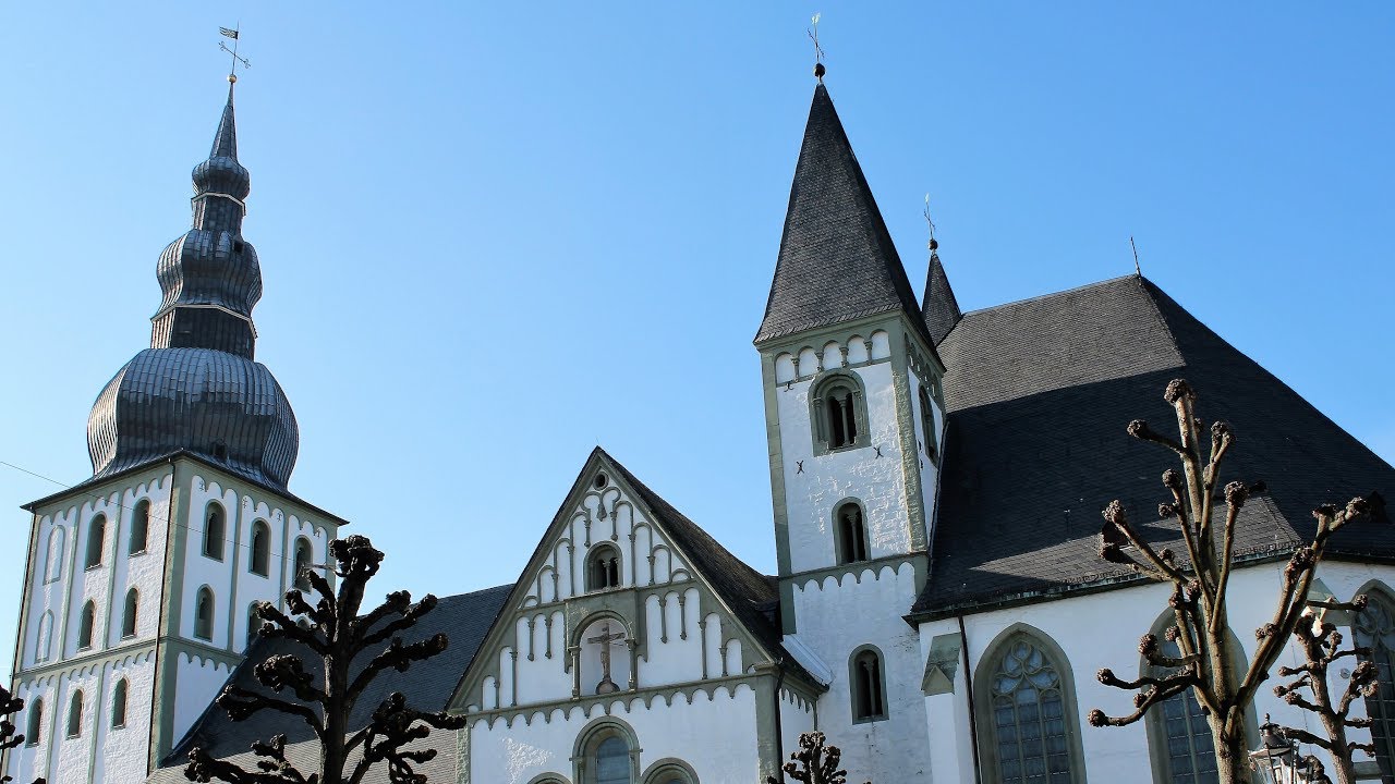 Lippstadt ev. Große Marienkirche Geläutevorführung: Einzel-, Teil-, Vollgeläute (Turmaufnahme)