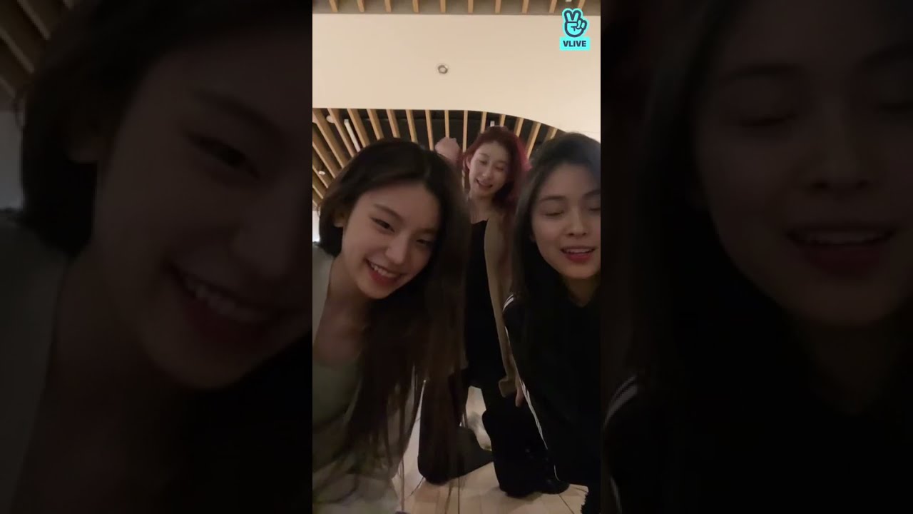 Yeji, Ryujin, Chaeryeong Vlive (ENG SUB / INDO SUB) 220103, Itzy dance Vlive