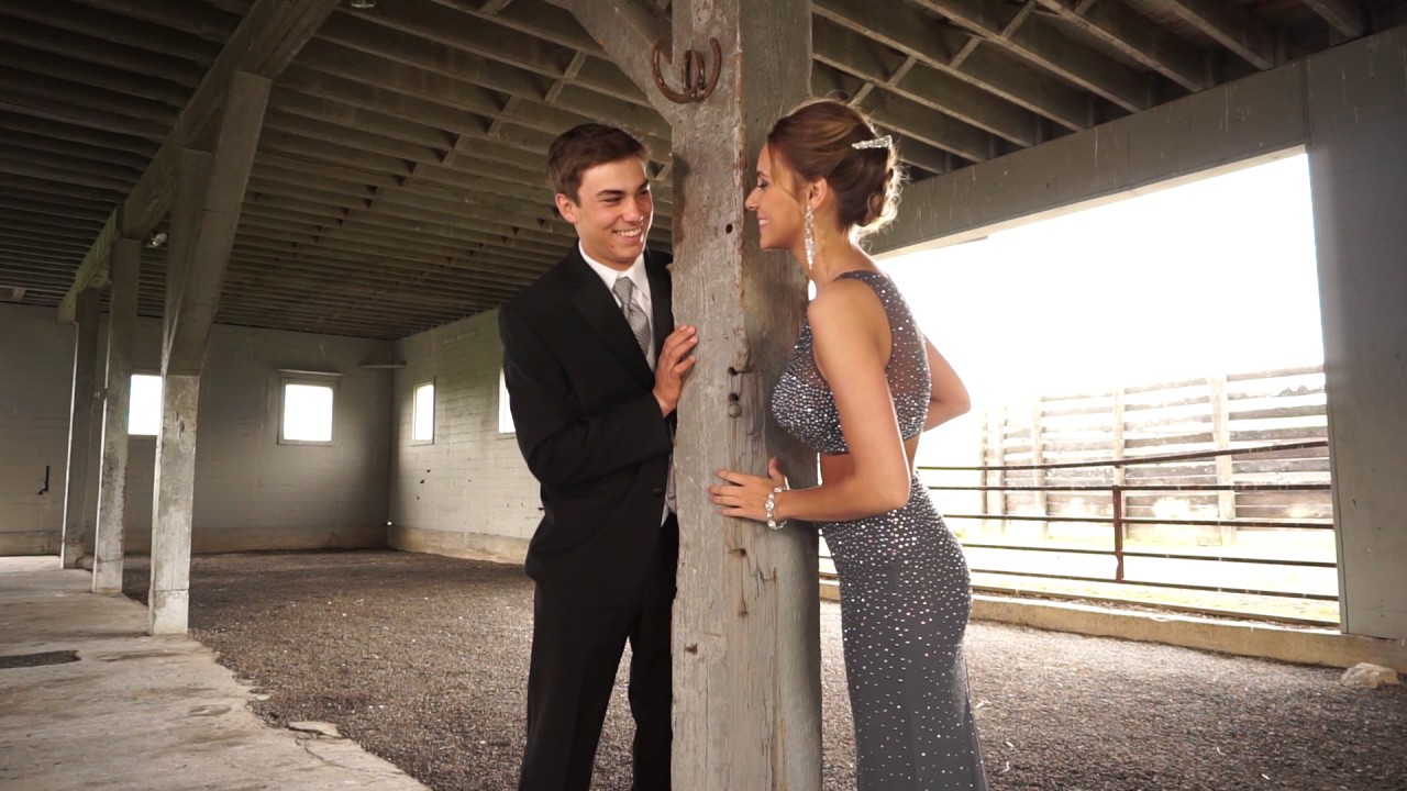 Momentous Prom - Capture Every Important Detail of Senior Year (prom barn photo shoot)
