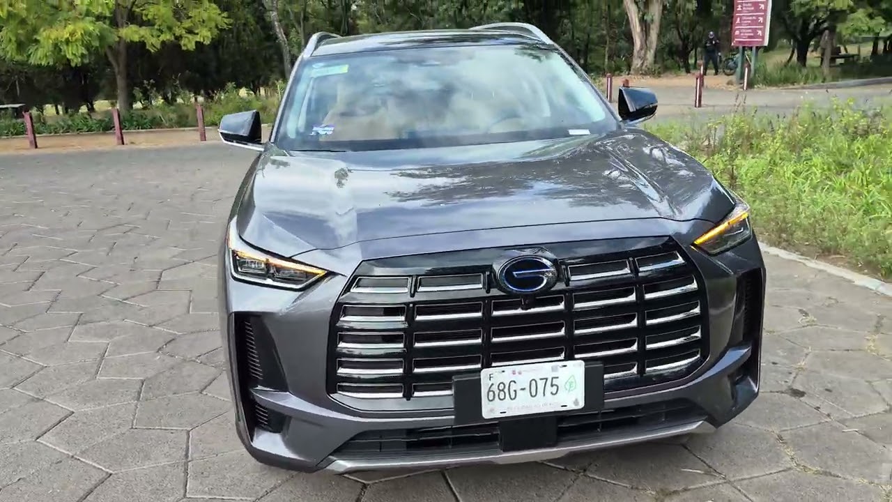 Camioneta SUV de la marca GAC, con su modelo GS4 Max HEV. 
