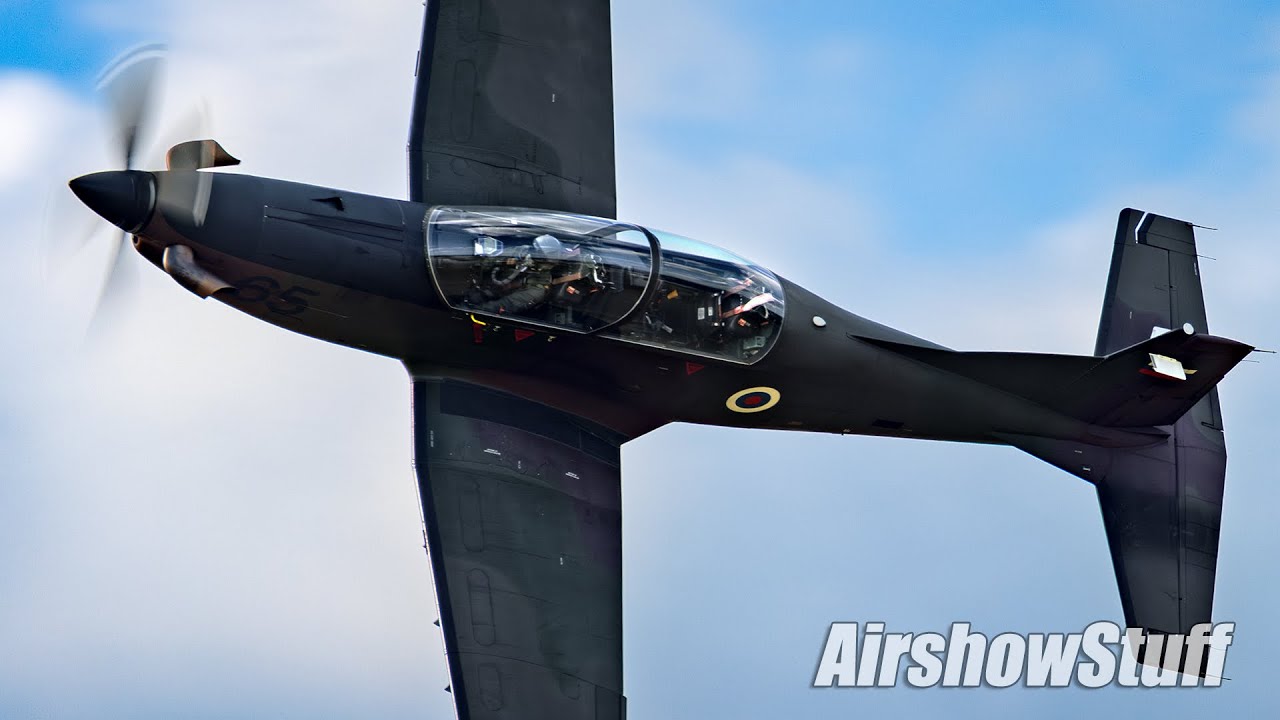 Slovenian PC-9M Hudournik Demo - Antidotum Airshow Leszno 2025