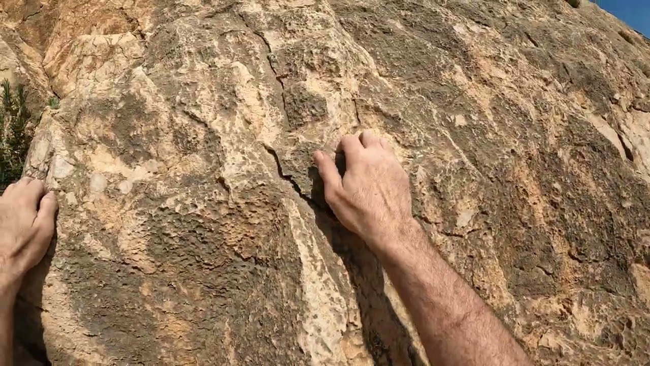 climbing (6A) in Sierra de Toix - Spain