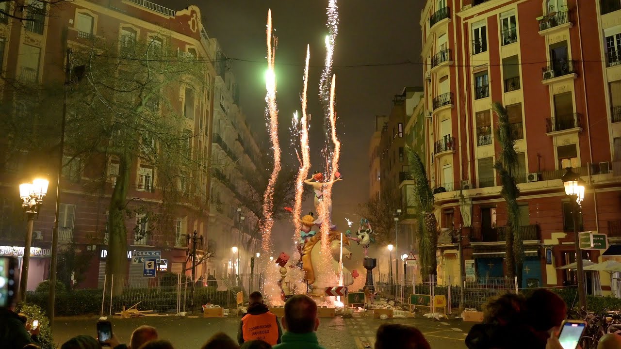 Ruzafa Night Mascletà - Falla Cadiz Los Centelles - Fallas 2022 with Fallas Figure - March 16th