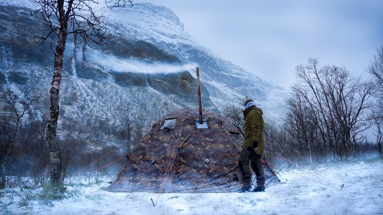 Штормовая ночь на полярном круге - зимний кемпинг в жаркой палатке (RBM Outdoors UP-5)