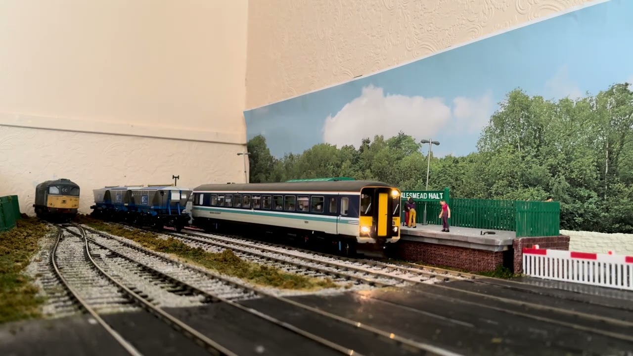 Heljan Class 153 O gauge. Speaker change part Two, from Factory to R7408 (Hornby).