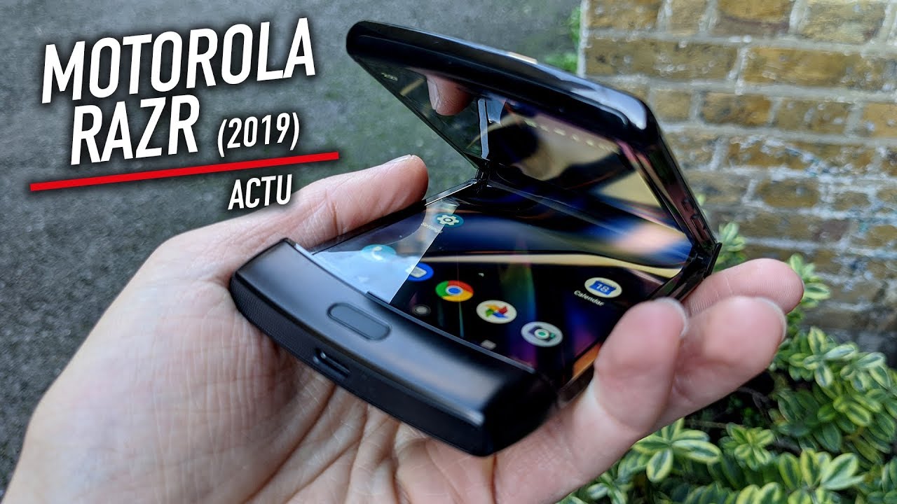 On a pris en main le smartphone du futur de Motorola (Motorola Razr)