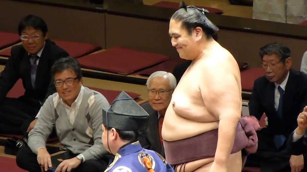 雅山、最後の取組は長男の勝利！（平成26年2月1日、雅山断髪式 Miyabiyama retirement ceremony）