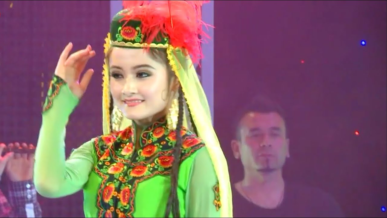 Uyghur folk song - Romali (English Subtitles)