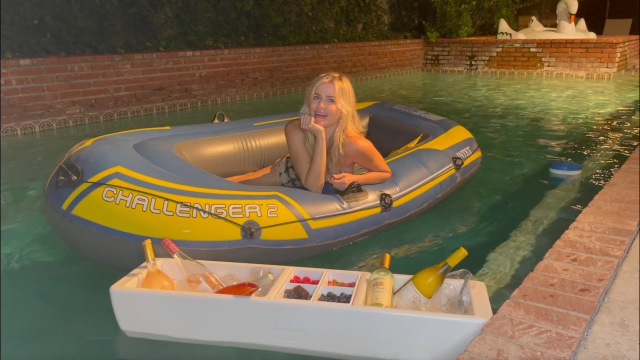 Drunk Mom Reviews: Party Barge