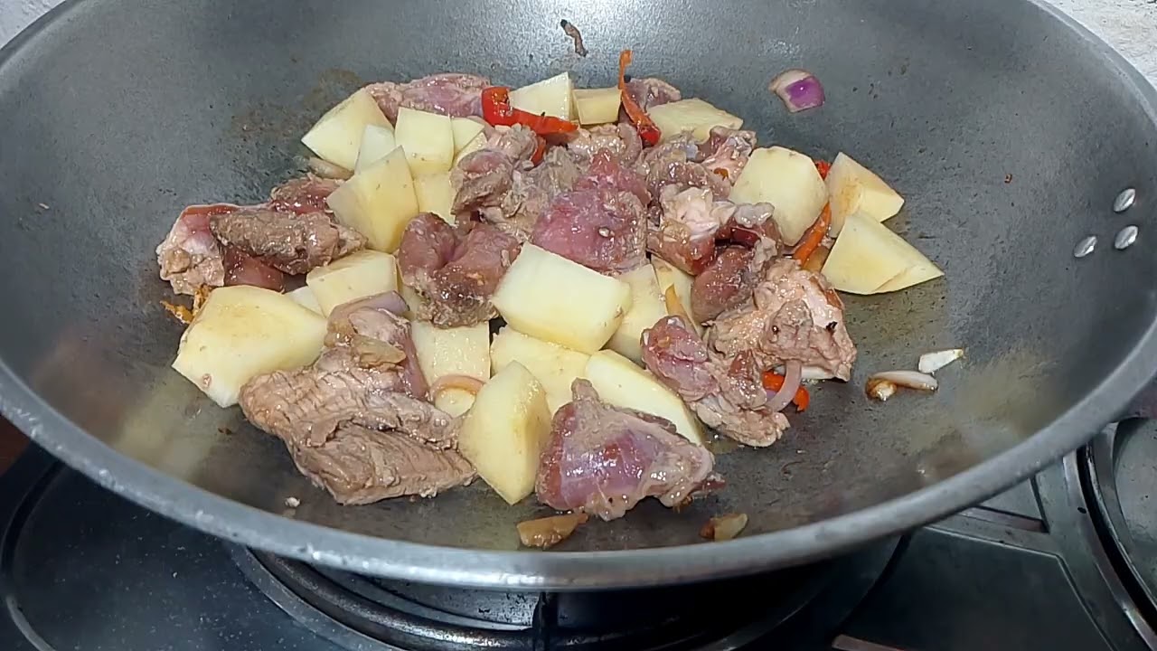 Pork n tomato sauce l @ateNengvlog 