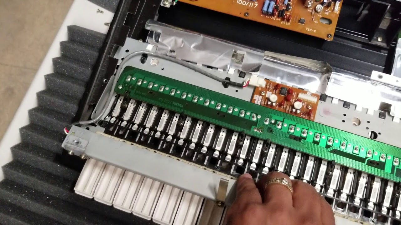 ARMANDO POR PARTES UN KORG M1