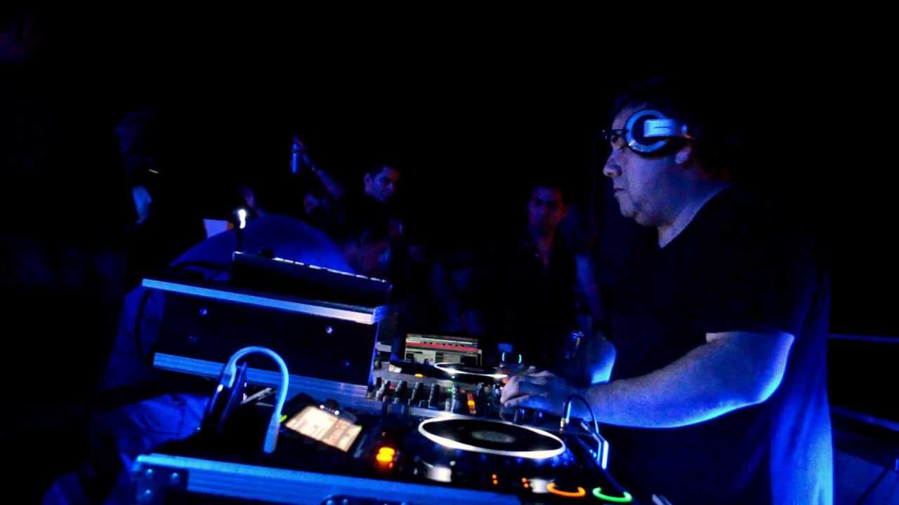 DJ Vidal @ C-LEVEL Roof Top - Radio4by4 live from Clevelander South Beach