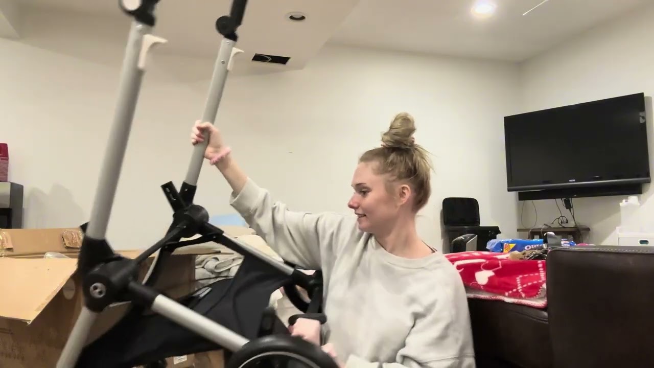 Unboxing and building our new Cybex Eos stroller today! 🍼✨