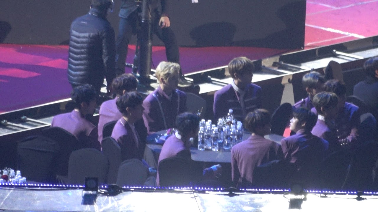 180125 서울가요대상 워너원 Wanna One 대기석(뉴이스트W무대) Wanna One reaction to Nuest W