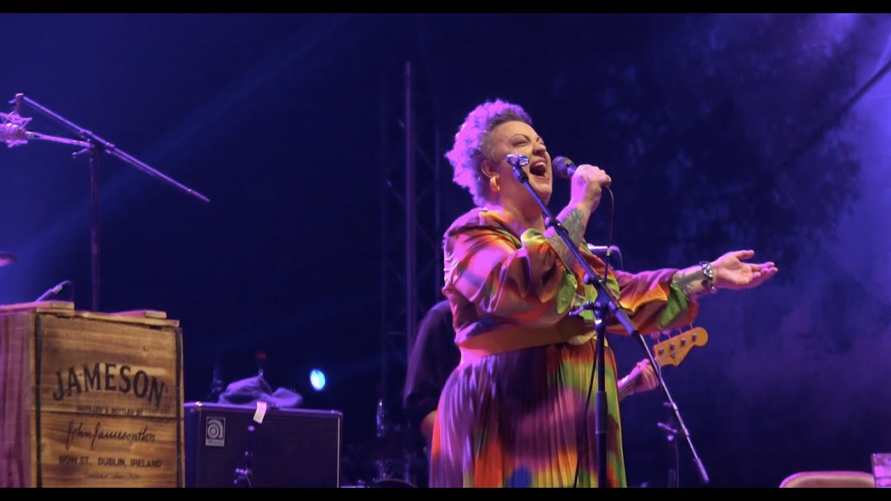 🎶 Kaz Hawkins performing 'Feeling Good' - Live in Romania