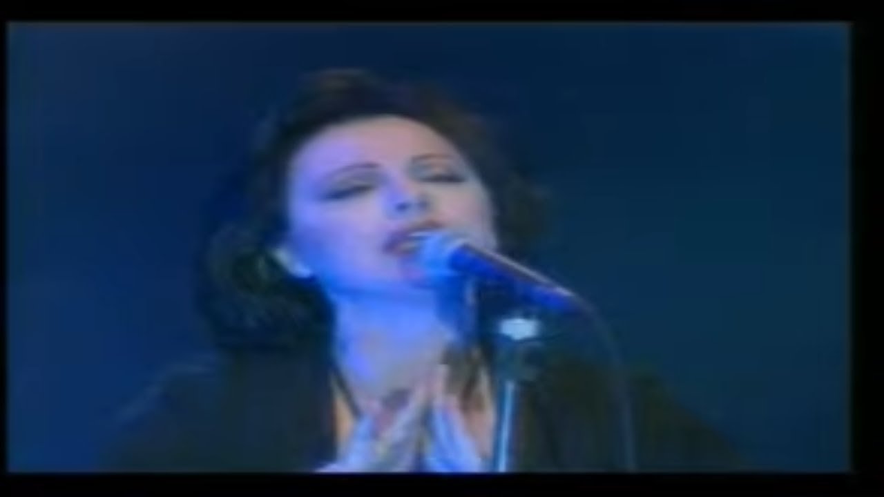 Χάρις Αλεξίου - Δι'ευχών (Γυρίζοντας τον κόσμο Live)