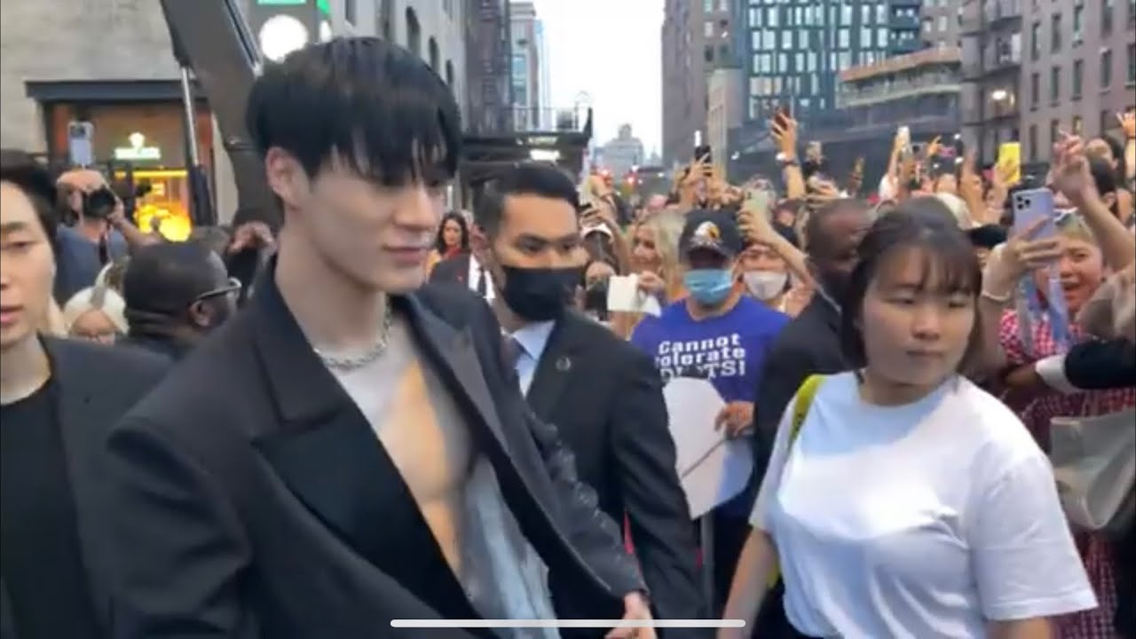 Jeno arrives at Vogue show after Jared Leto in NYC! #jeno #nct #jaredleto
