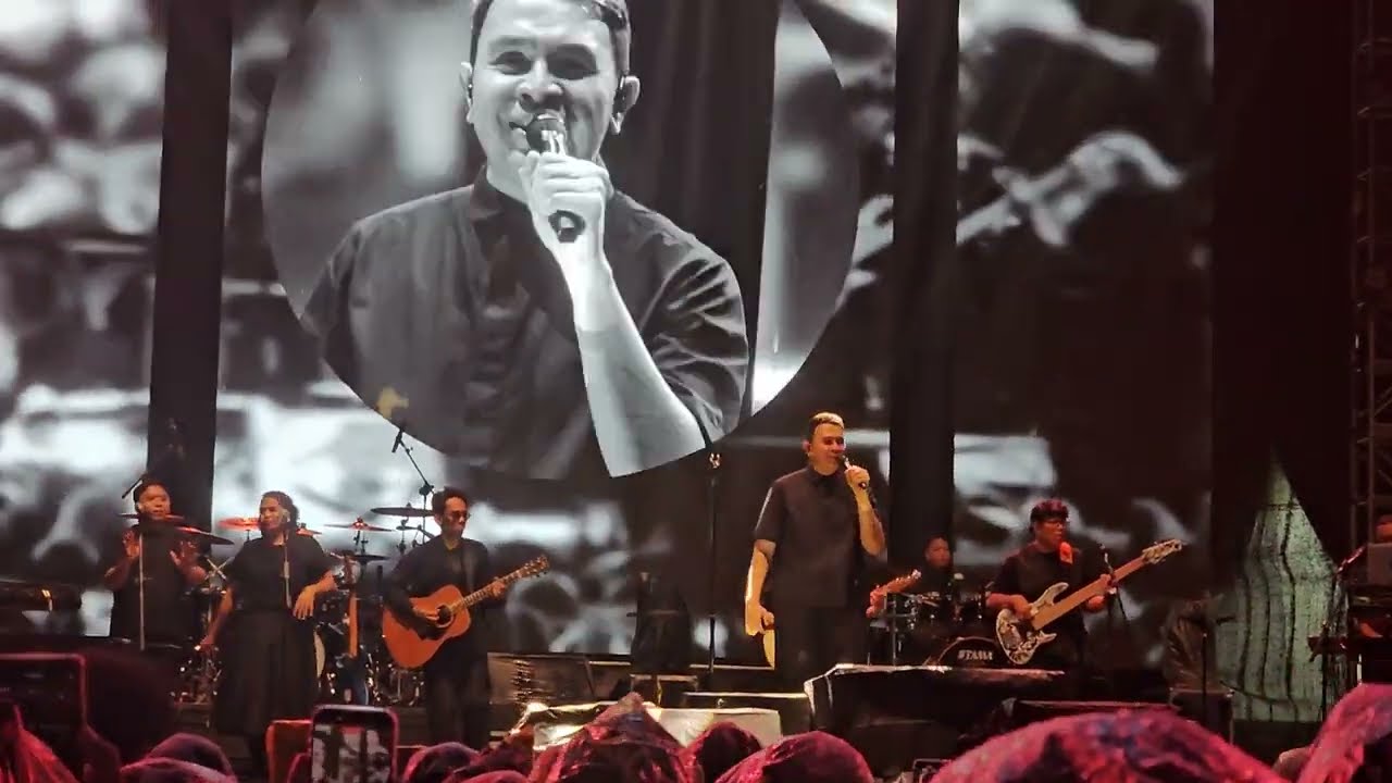 TULUS Live at NOW PLAYING FEST Bandung 2025