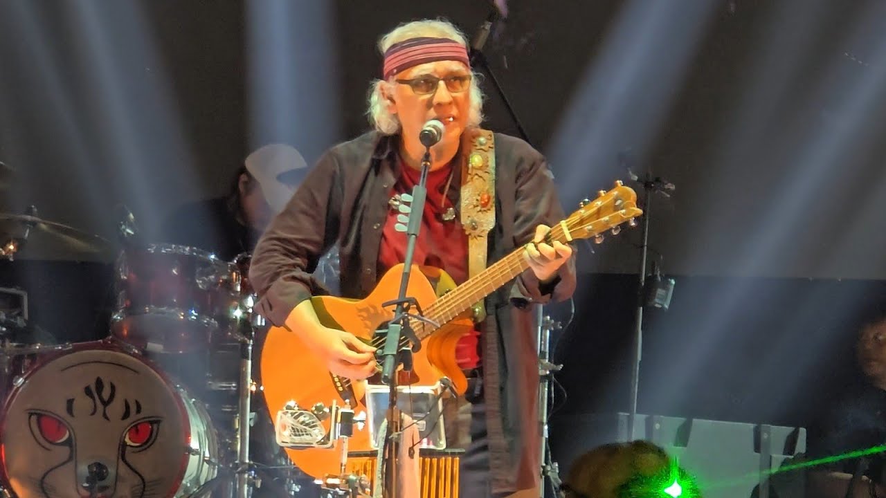 IWAN FALS - Yang Terlupakan , live at Pancoran Jakarta 14 Juni 2025 . Gaung Merah
