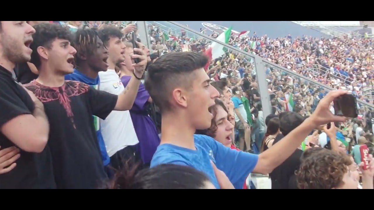 Inno di Mameli allo stadio renato dall'ara a Bologna , Italia Germania 2022 \النشيد الوطني لإيطاليا