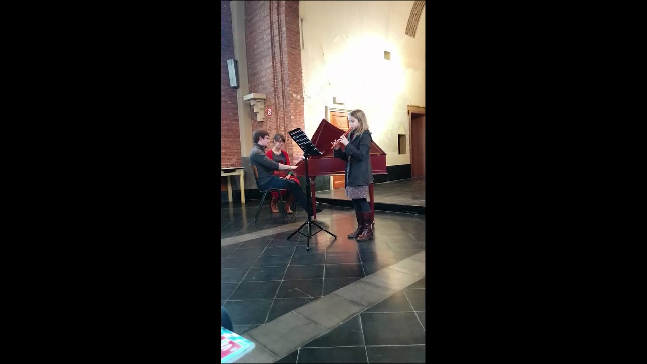 Noémi speelt werk van Walter Roehr