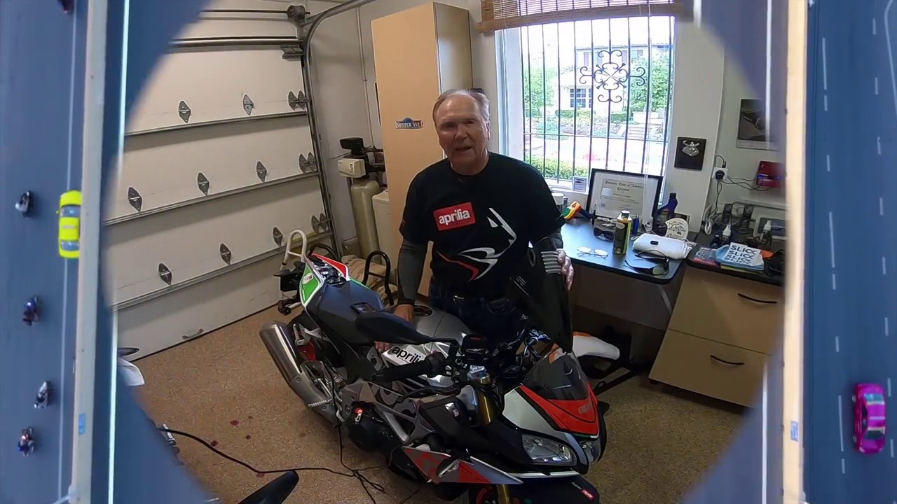 Aprilia Tuono 2017 Windscreen Removal and Install
