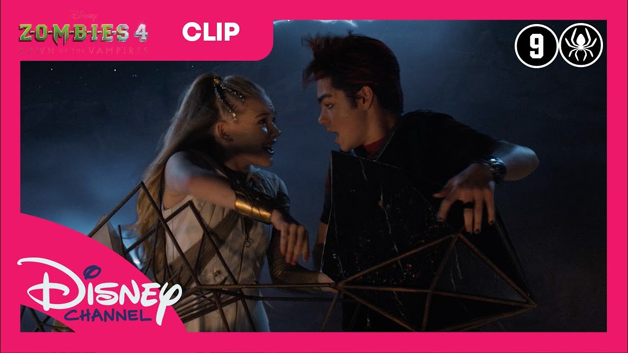 Zombies: Dawn of the Vampires | La bataille | Disney Channel Belgique