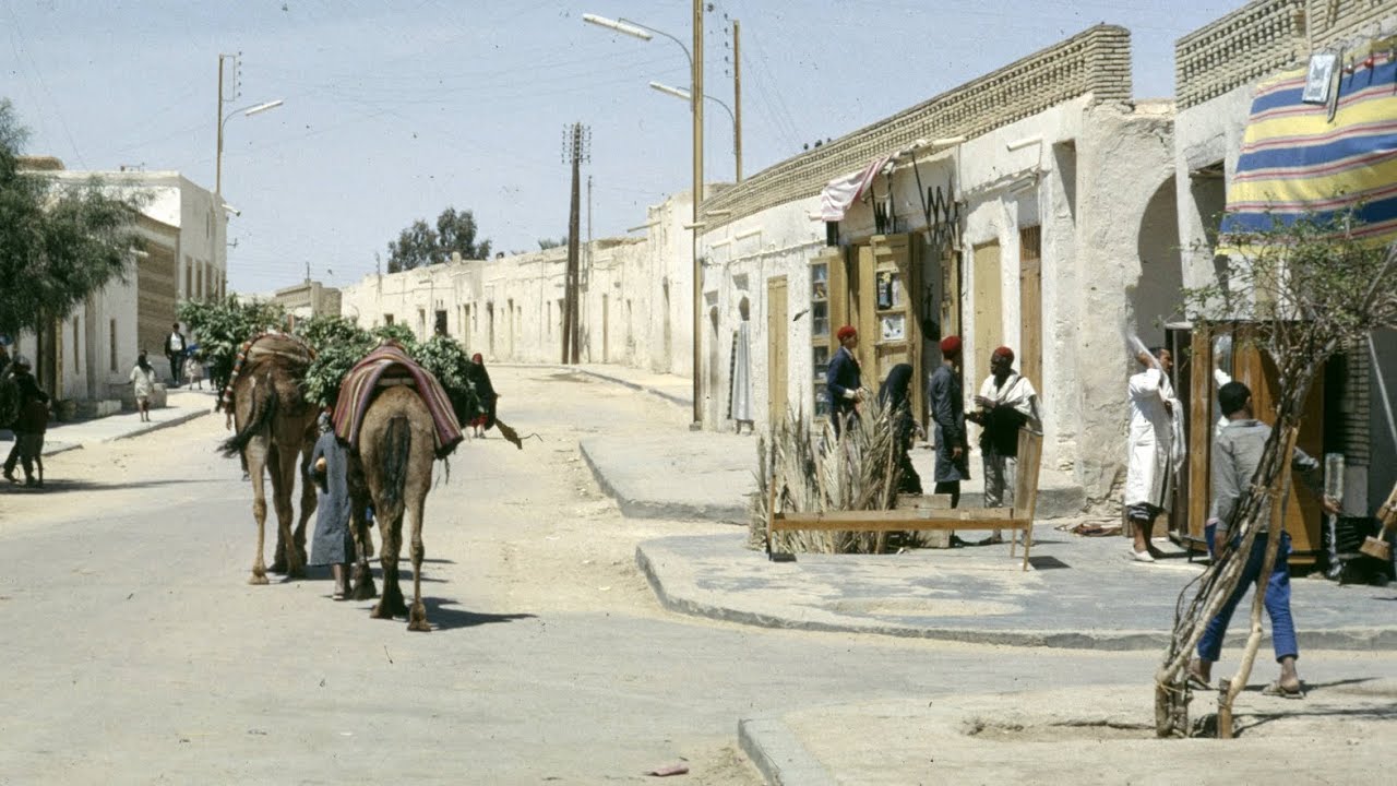 من أحد شوارع مدينة توزر في الستينيات | تونس - صور قديمة