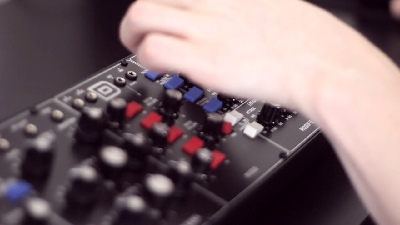 Behringer Model D - Daft Punk Melodies (Redoptor Distortion)
