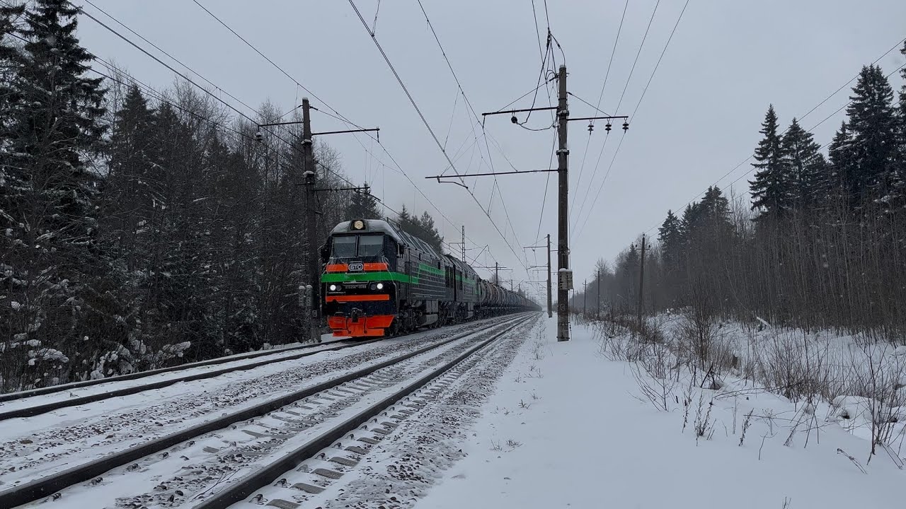 Оборот 2ТЭ25КМ-0768 «БалтТрансСервис»  с цистернами 