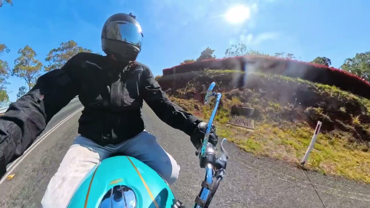 2025 Royal Enfield Classic 650 – Review by Pete Vorst.