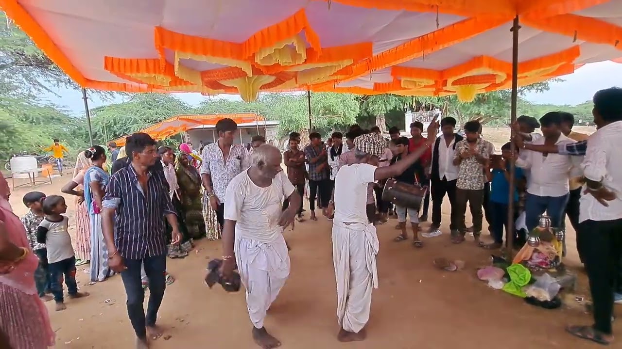 બાપુનો ડાન્સ એક નંબર કાનુડો  ની રમજટ માં મચાવી બાપુએ ધૂમ નારણ જયપાલ