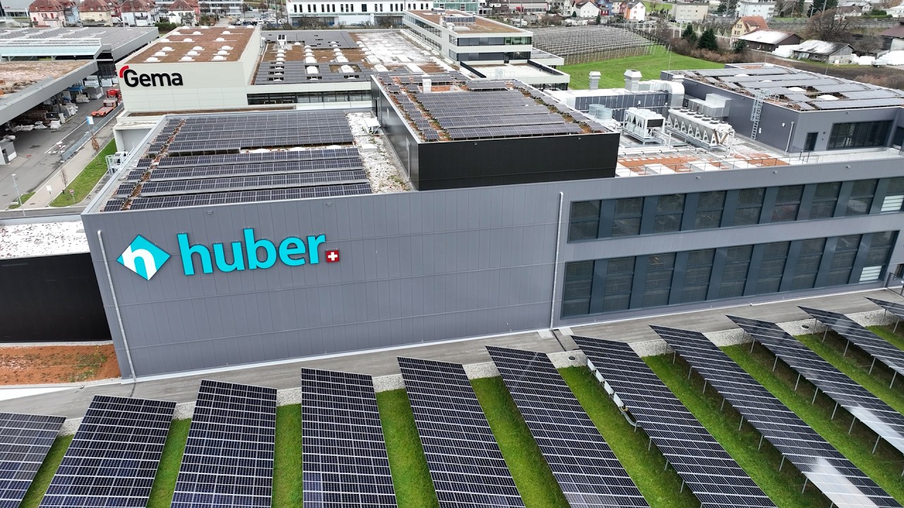 Gebäudetechnik für den neuen Firmensitz der Huber Kunststoff AG