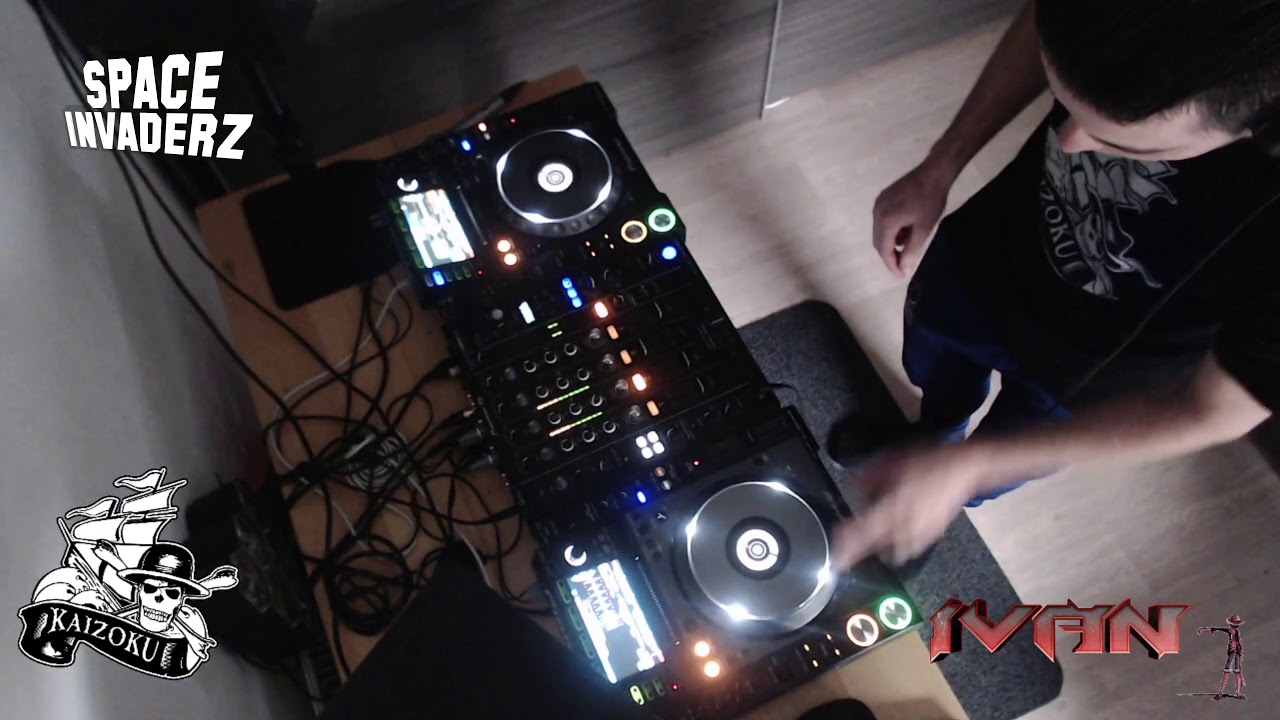 IVAN @ 6 YEARS OF SPACE OF SPACE INVADERZ