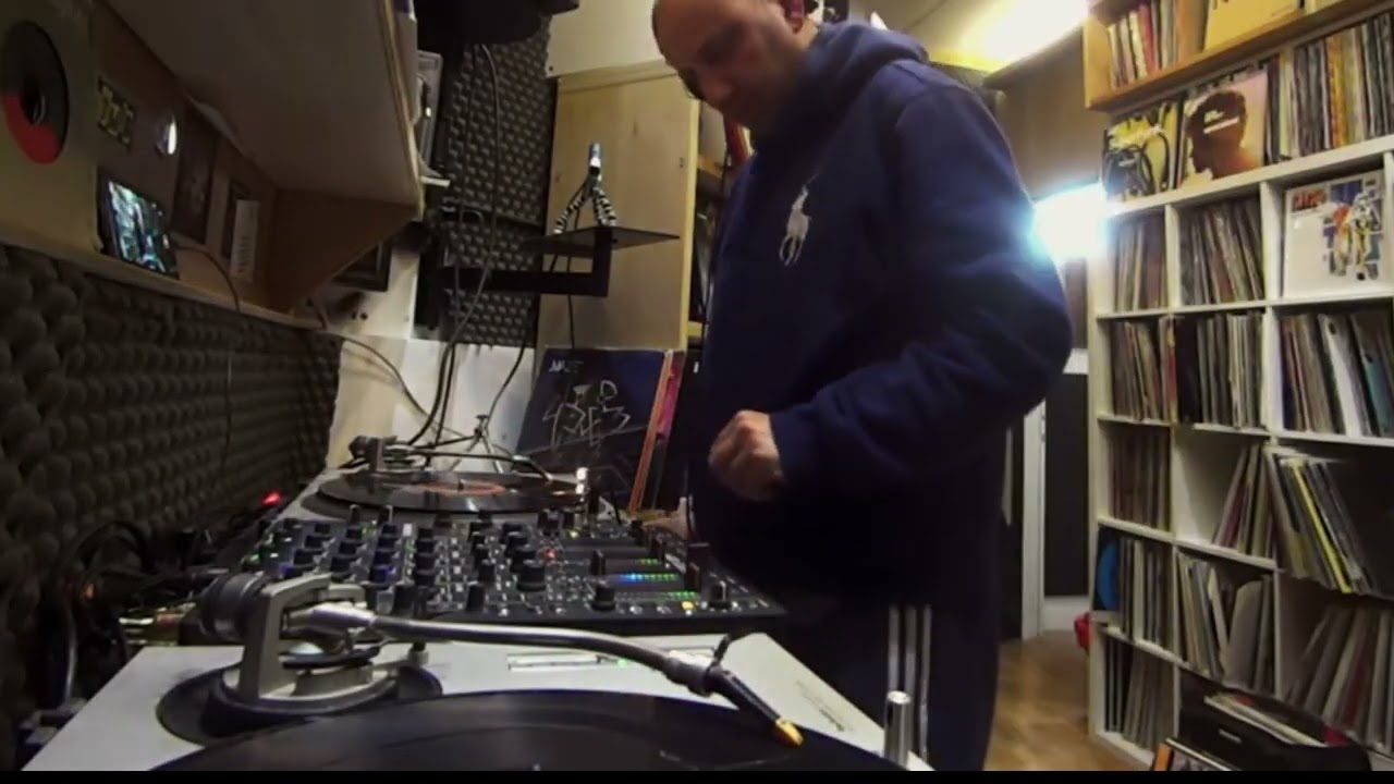 DJ ROZZI //  NU SOUL // HIP HOP//