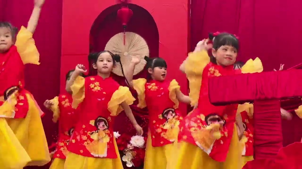 Múa Xuân Ơi Ở Lại Chơi 🌸🌸🌸