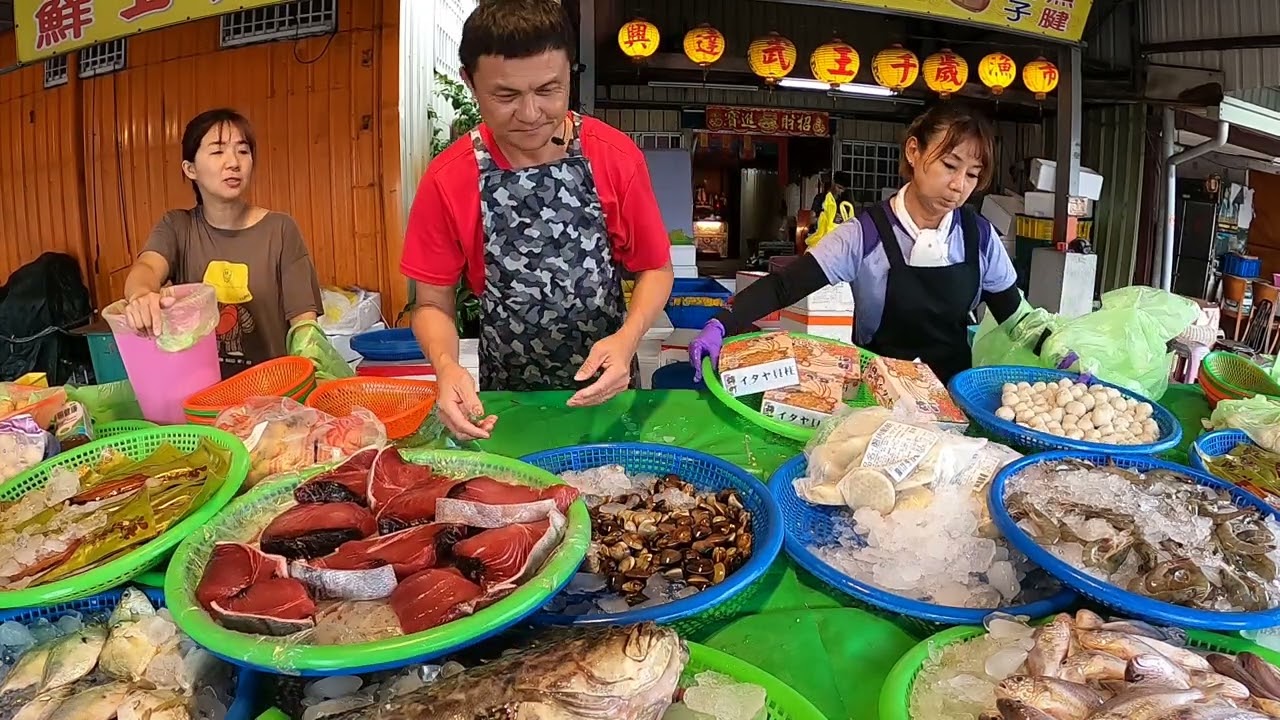 黑鮪魚肚邊肉 全部一起來1000元啦 不然慢慢賣很麻煩 #興達港王中皇 #高雄興達港 #海鮮叫賣 #海鮮拍賣
