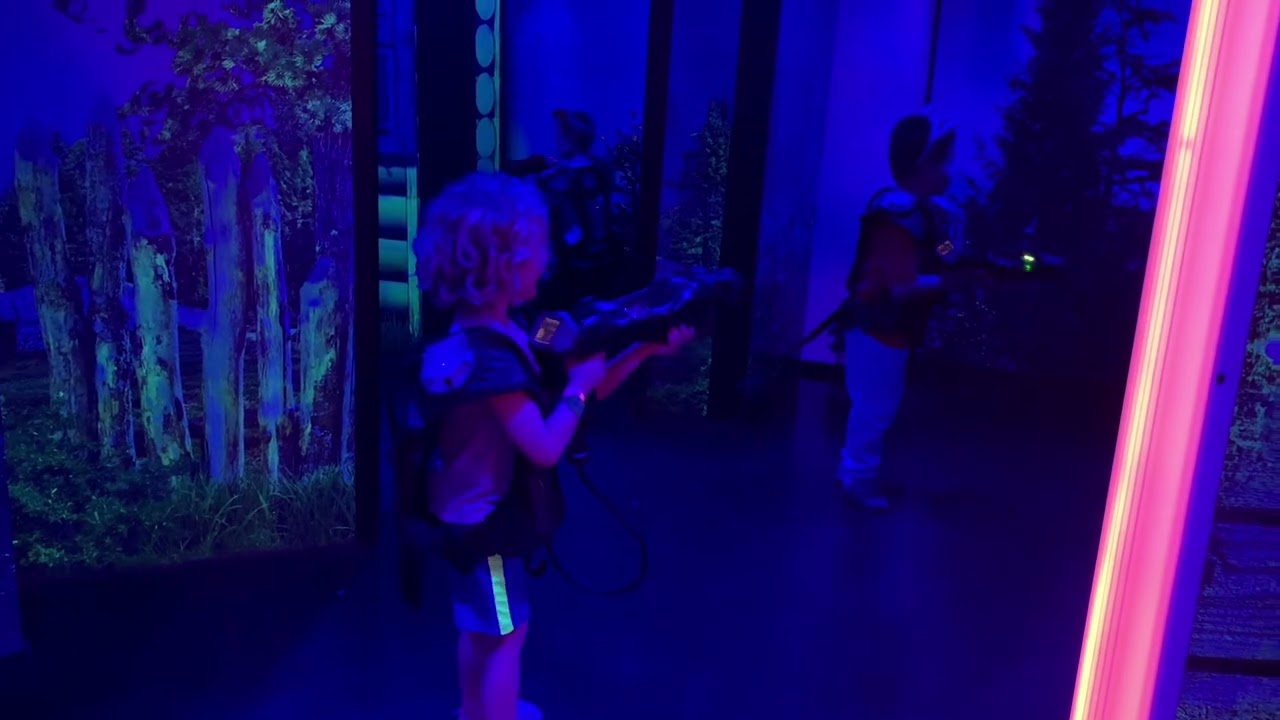 Great Wolf lodge laser tag