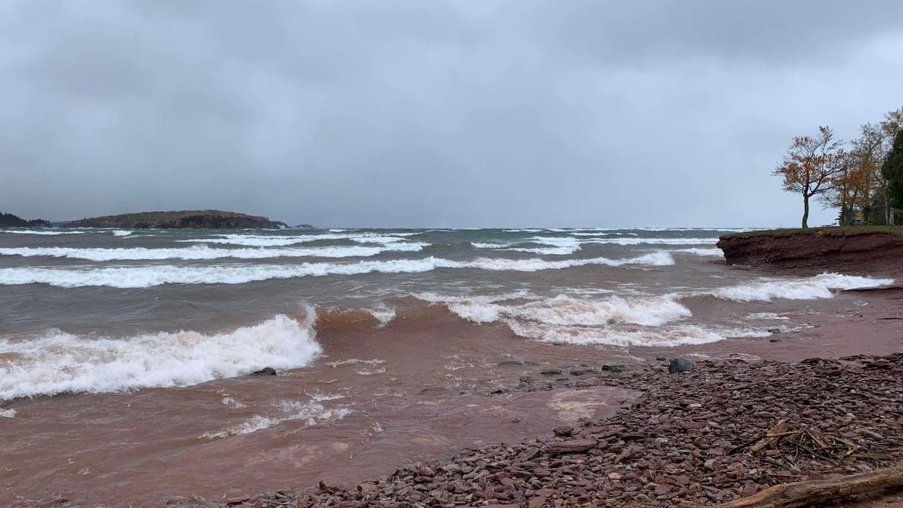 Man swims 2 miles to island near Grand Portage after falling overboard in Lake Superior