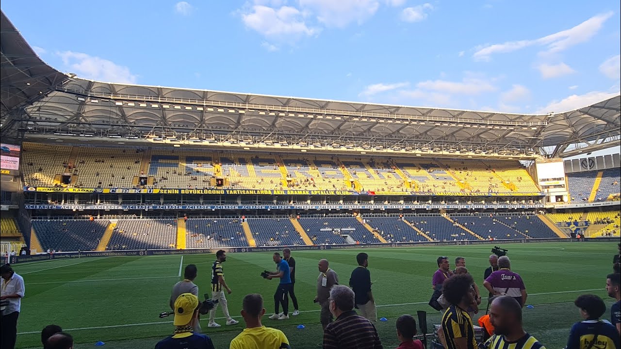 Fenerbahçe Istanbul - Yaşa Fenerbahçe (Hymne/Anthem)
