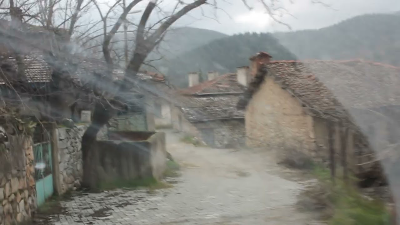 Serçeler Köyü (Sadağı Kanyonu'na Giderken Terk Edilmiş Ev)