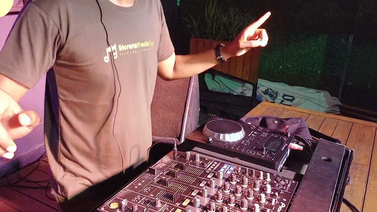 let's pray with Morenathedeejay