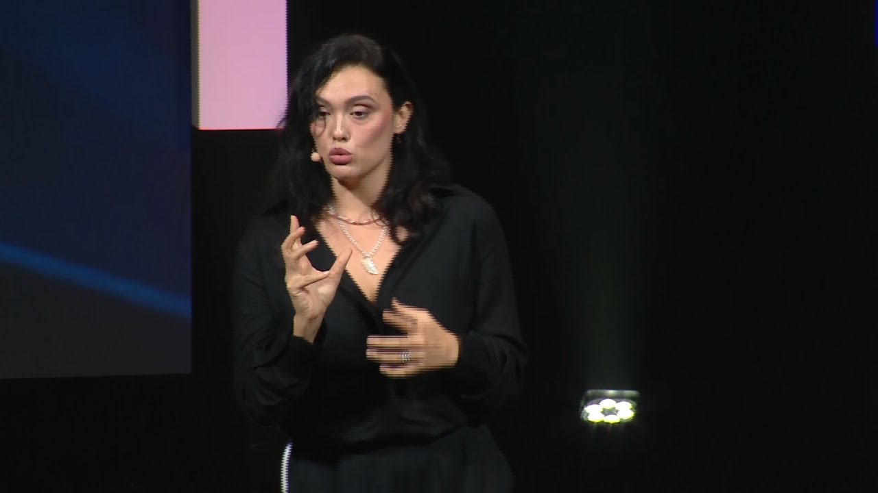 Il futuro del sesso non è la perfezione. È il bug. | Micol Ronchi | TEDxLecce