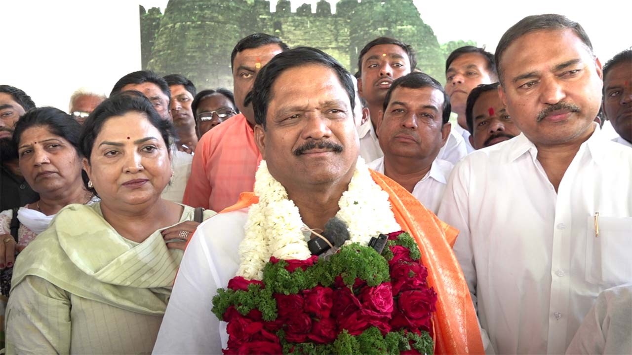 MP Kalyan Kale : दुबई के तनाव के बीच सांसद कल्याण काले की सुरक्षित वापसी, जानिए भारत आकर क्या कहा?