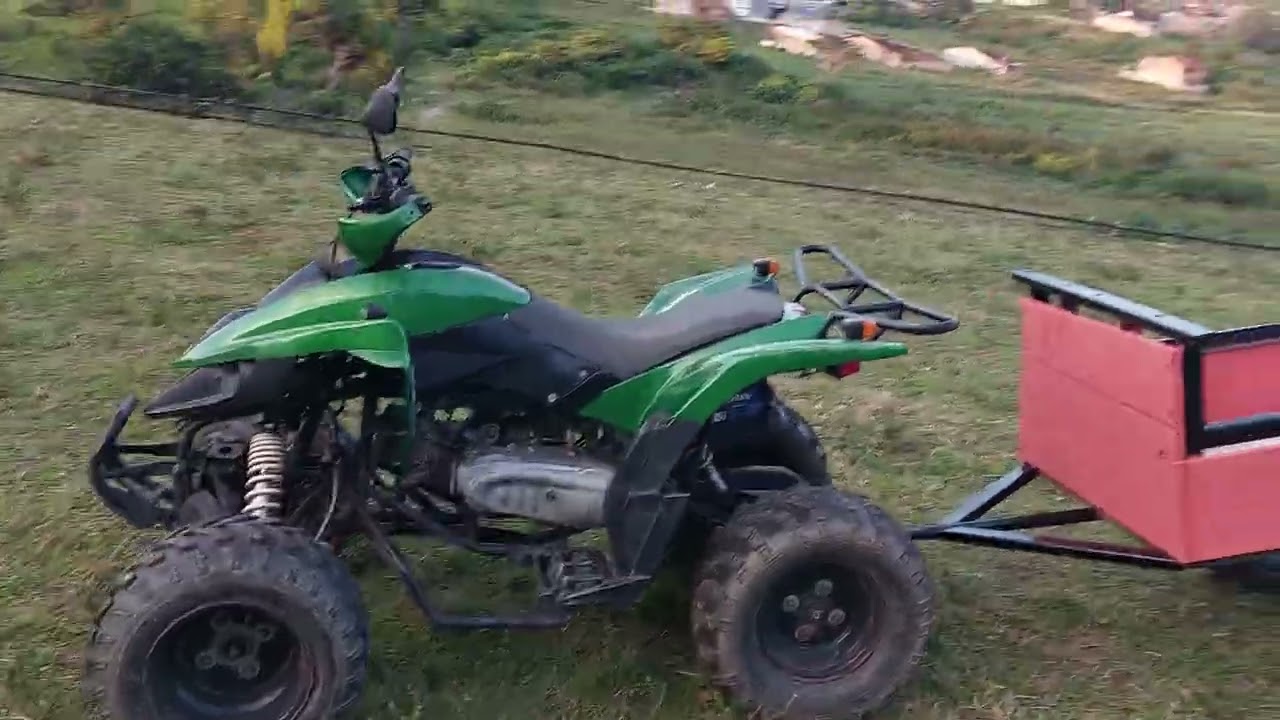 Quadricicolo a venda com a carretinha 