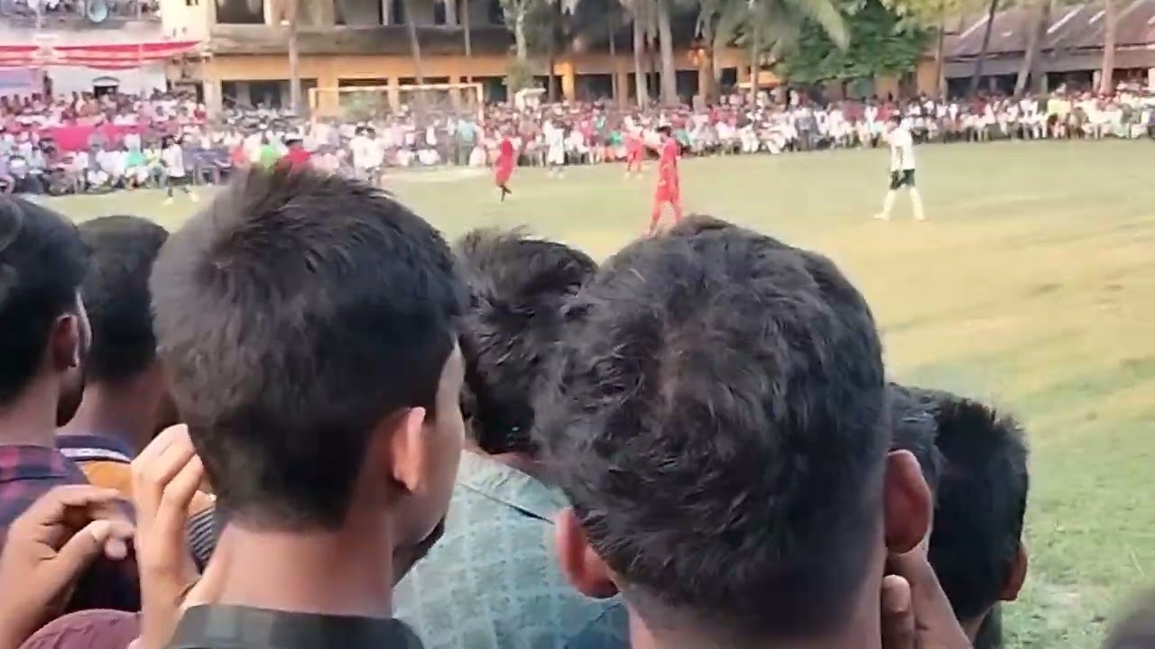 শেষ মুহূর্তের রোমাঞ্চ: ধীরে ধীরে জমে উঠছে খেলার উত্তাপ