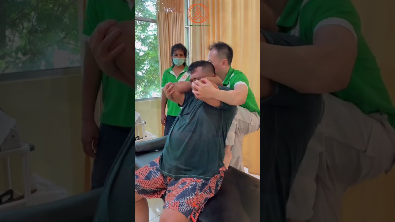 Saraf kejepit di bagian leher kiriTerapi dengan Master Lee Ming