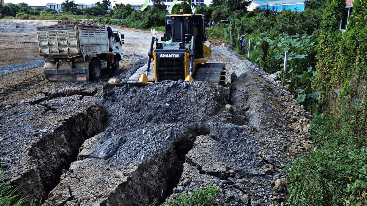 Incredible Operators Started Up LandFilling Project By SHANTUI  Bulldozer pushing stone&Dump Truck.