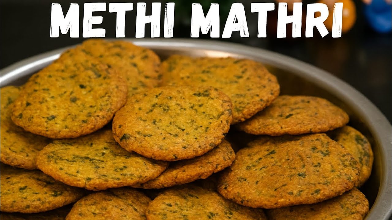 गेहूँ के आटे और ताजी हरी मेथी से बनाये क्रिस्पी मठरी | METHI MATHRI RECIPE 😋#mathri 